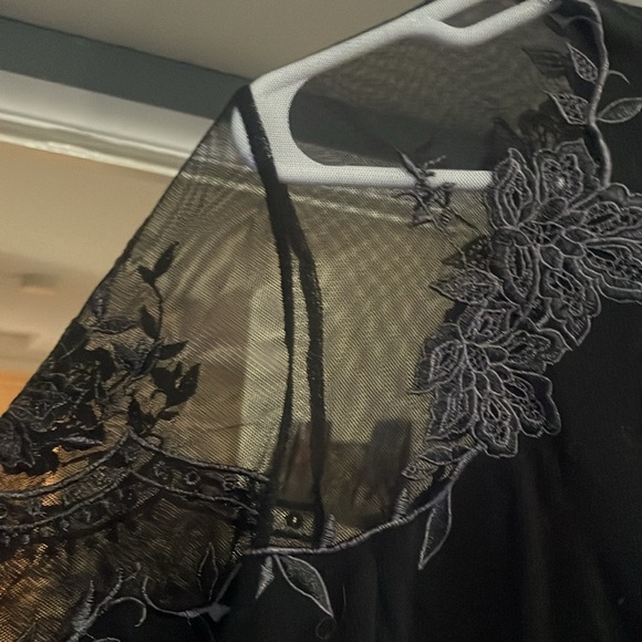 Free people long sleeved lace shoulder shirt - Picture 3 of 3